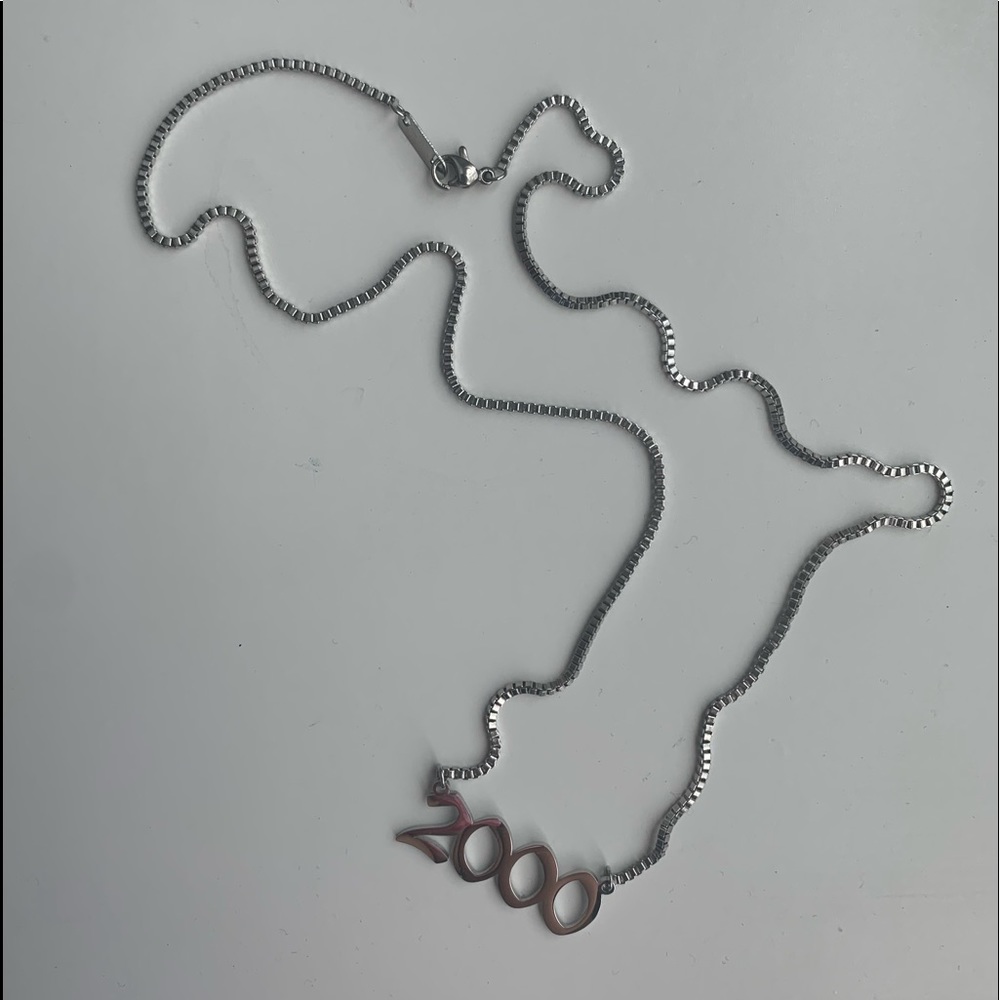 *NEVER BEEN WORN* VIBESZN “2000” 22” necklace